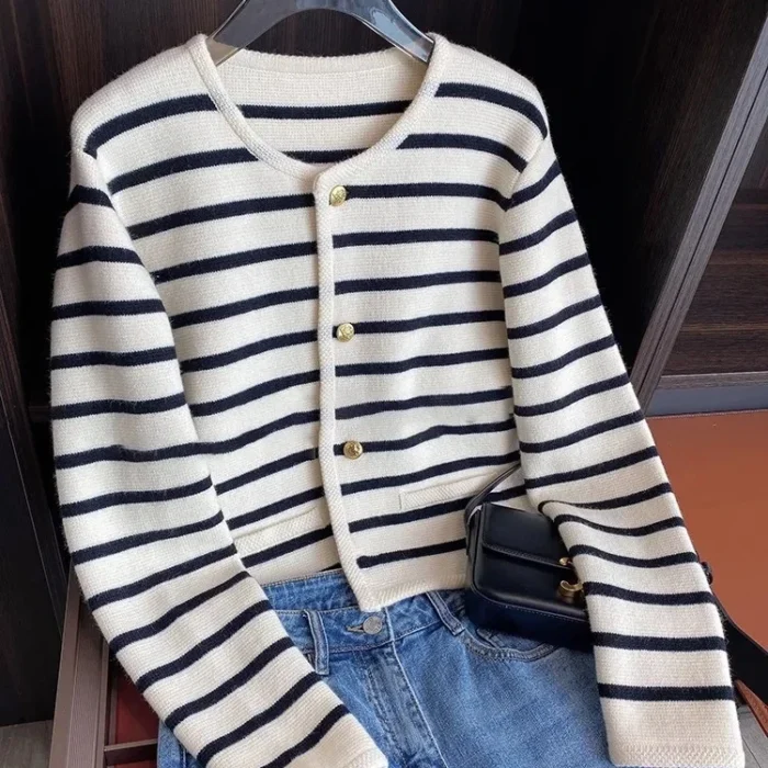 Casual Shirt-Style Knit Cardigan