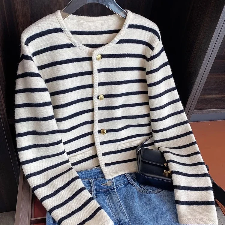 Casual Shirt-Style Knit Cardigan